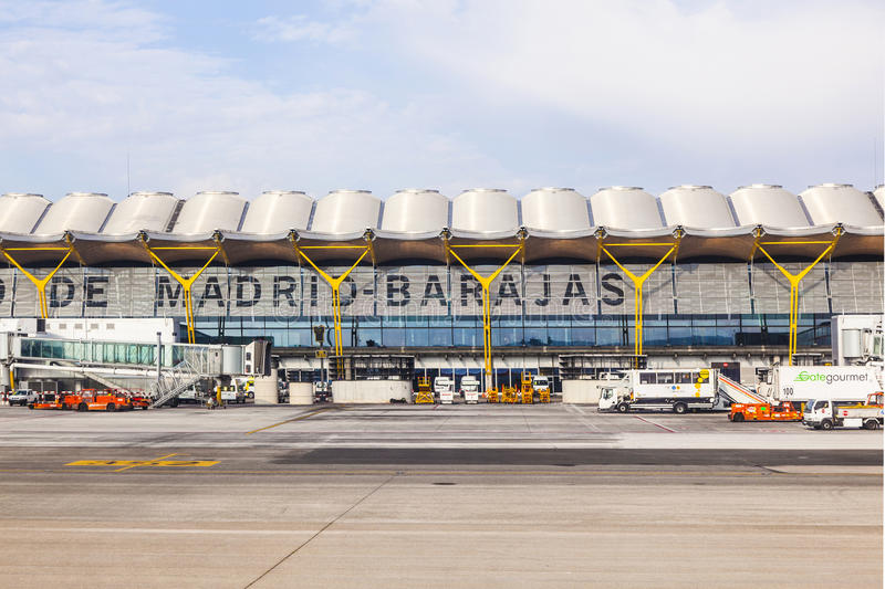 L’aéroport de Madrid-Barajas ferme ses portes face à la neige
