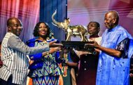 Côte d’Ivoire : Le styliste burkinabè Pathé’O décroche le Prix Eléphant d’Or à Abidjan